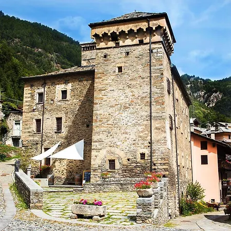 Castello Dei Signori Di Avise