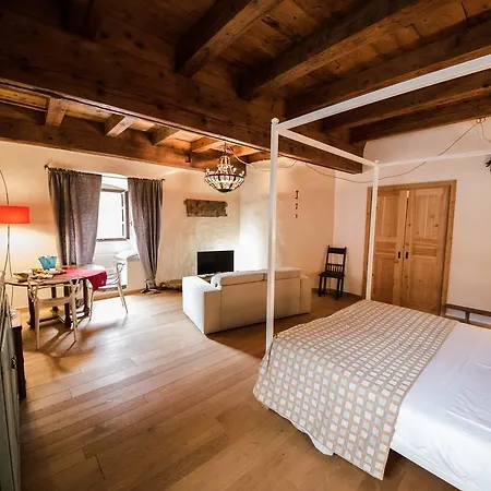 Castello Dei Signori Di Avise Maison d'hôtes Aoste