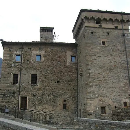 Castello Dei Signori Di Avise Maison d'hôtes *
